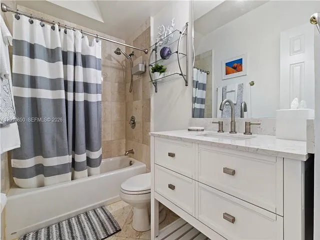 18671 Collins Ave #202 — Photo 14