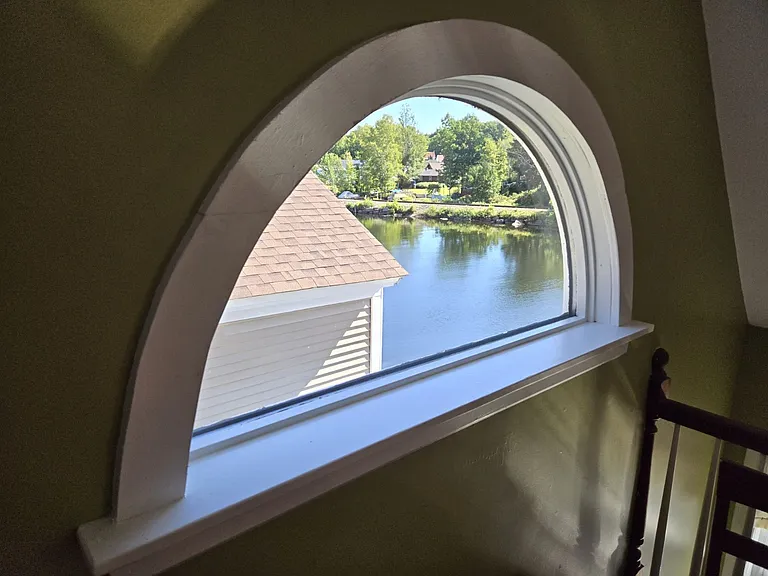 Enjoy the view as you eat or drink your coffee!