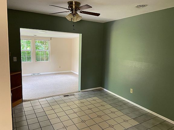 3rd image of 86 Pembroke Blvd