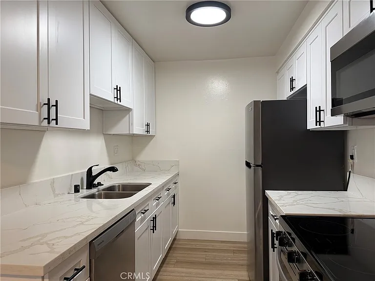 18657 Collins St #12A — Photo 5