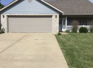 1033 S Johanson Rd, Peoria, IL 61607