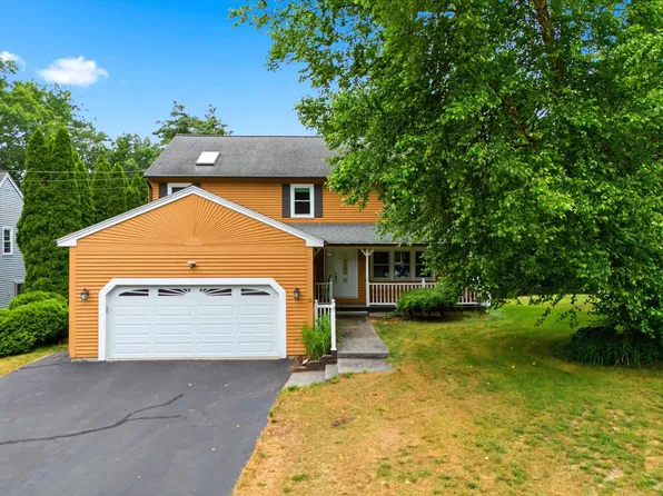 11 Hammar Road, Nashua, NH 03062