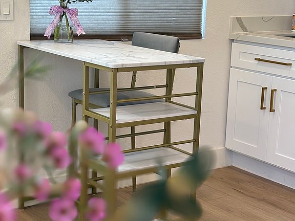 Brand new dining set.