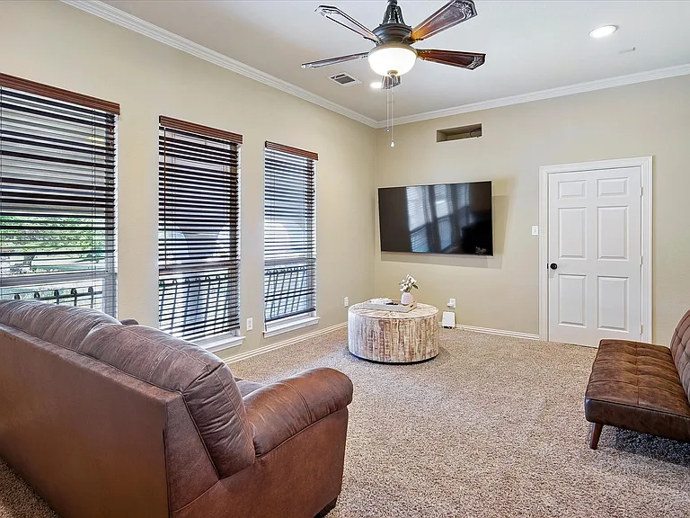 2309 Parker Rd — Photo 28