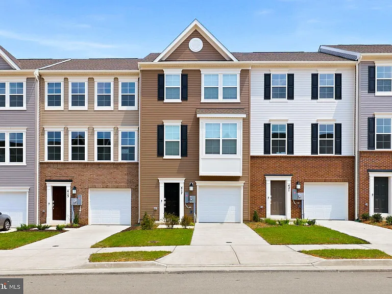 417 Seeback Dr — Photo 1