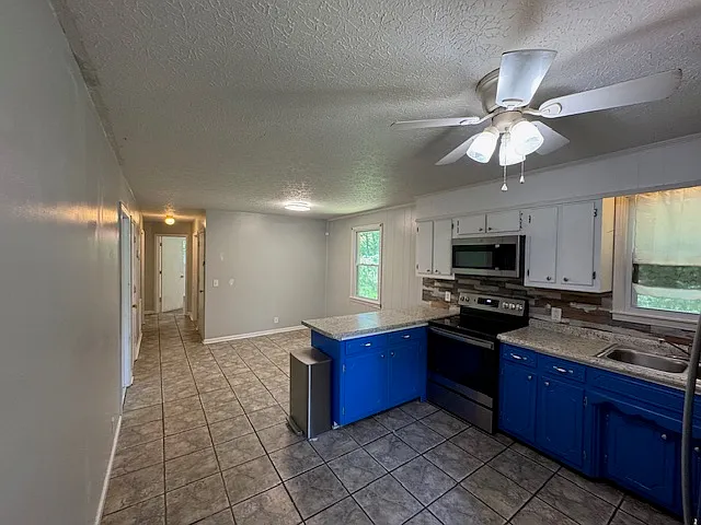 1143 Chestnut Dr — Photo 6