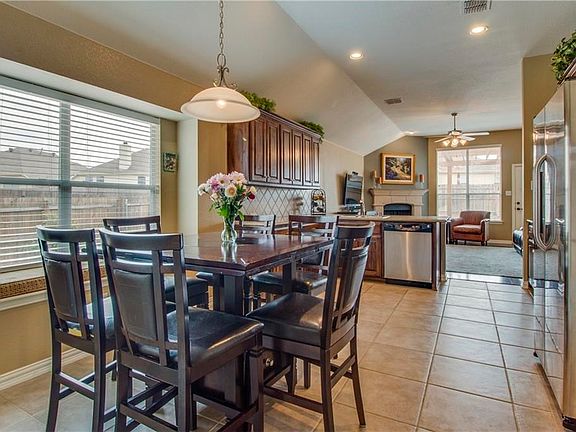 Oversized breakfast area