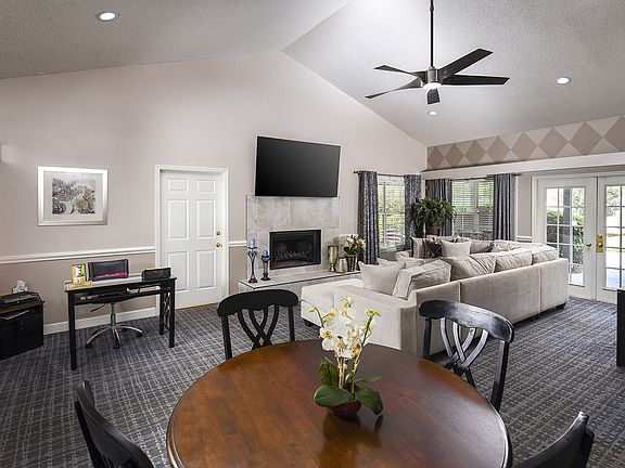 Leasing Center
