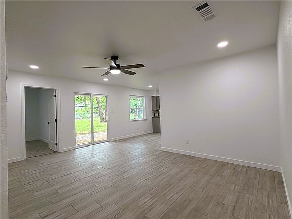 2nd image of 2933 Hunting Dr