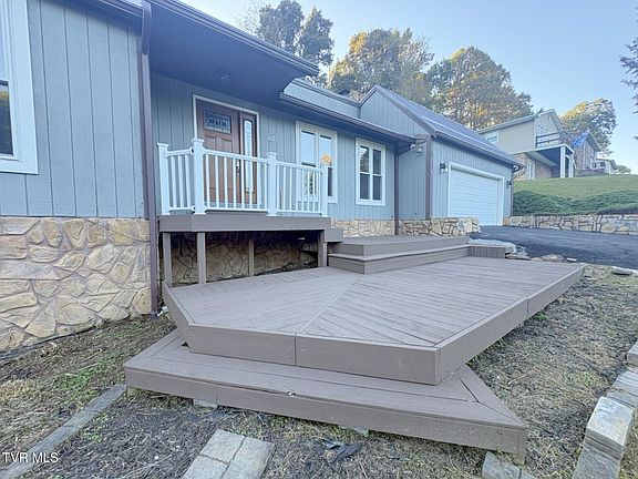 3rd image of 1342 Cresswood Dr