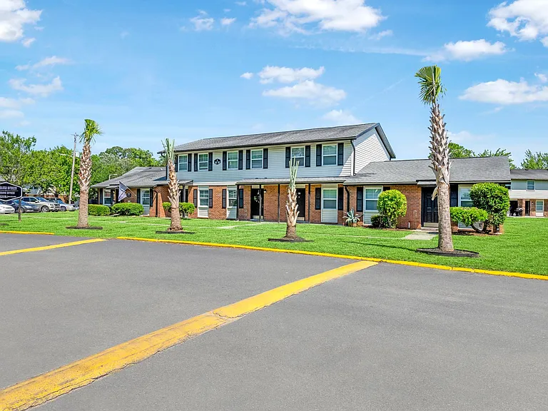Carolina Breeze Apartments — Photo 7