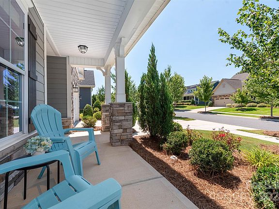3rd image of 536 Trillium Way