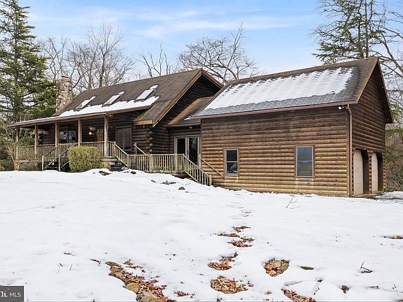 4th image of 3100 Eglantine Dr
