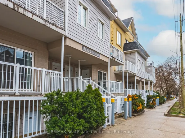 171 Bleecker St Unit 222, Toronto, ON M4X 1L9