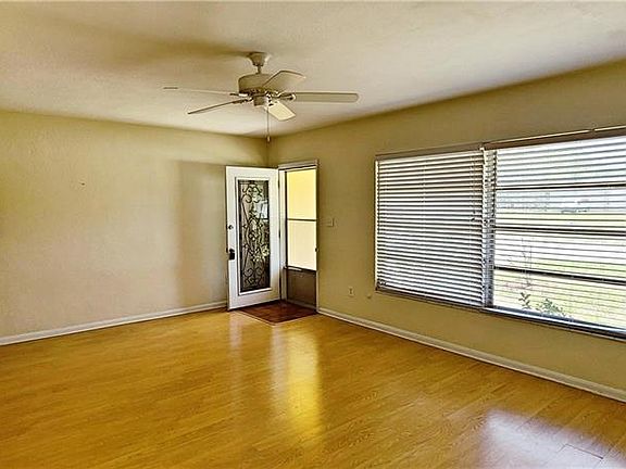 2nd image of 1620 Rainbow Dr