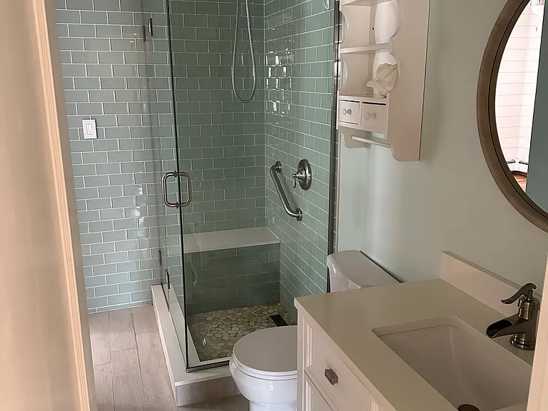 128 Royal Ave — Photo 4