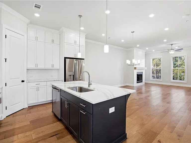410 Townly Ct — Photo 8