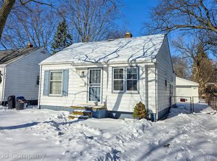 18953 Woodcrest St, Harper Woods, MI 48225