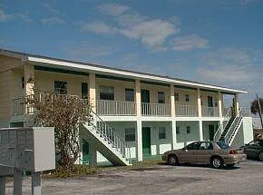 1 bed, 1.0 bath, 750 sqft, $925 — Photo 2