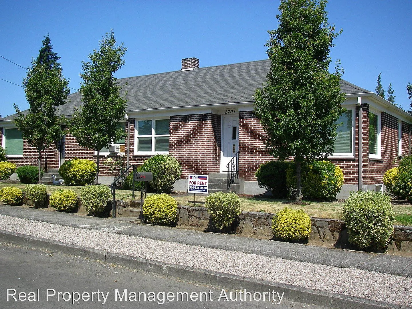2701 Franklin St photo 1