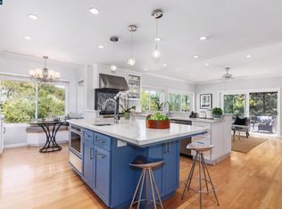 210 Tappan Ln, Orinda, CA 94563