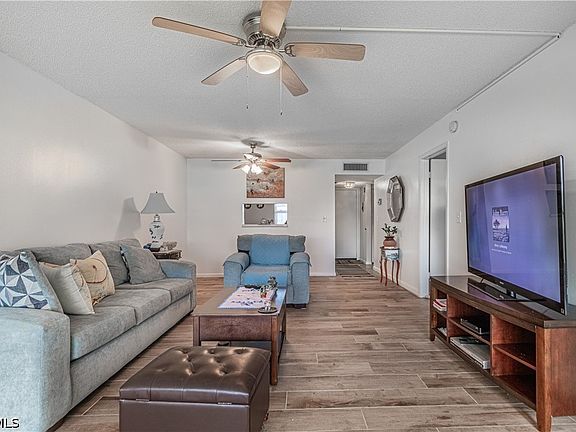 3rd image of 1580 Pine Valley Dr APT 103
