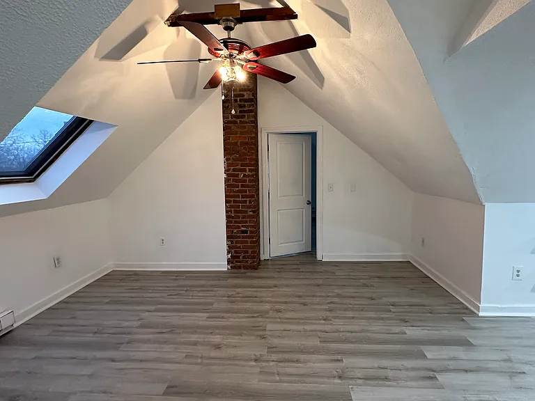 37 Maud St #3 — Photo 6