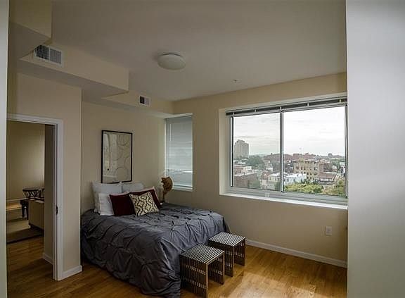 5th image of 100 Newkirk St APT 5E
