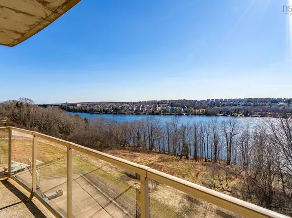 77 Russell Lake Dr #306, Halifax, NS B2W 6R8