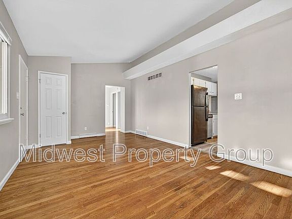 2nd image of 813 Lynn Haven Ln