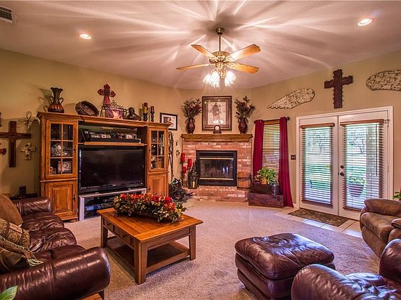 3rd image of 1429 County Road 318