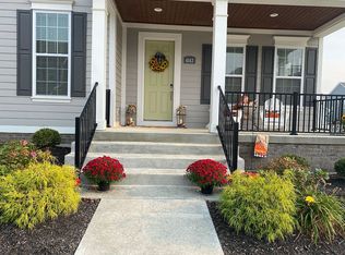 4143 Parkview Dr, Blue Ash, OH 45242