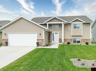 712 Mulligan St, Mankato, MN 56001