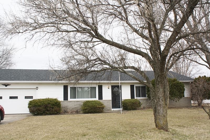 1st image of 110 Woodland Dr