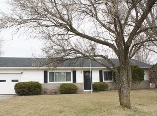 110 Woodland Dr, Hartford City, IN 47348