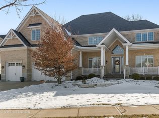 104 Baker Ct, Naperville, IL 60565