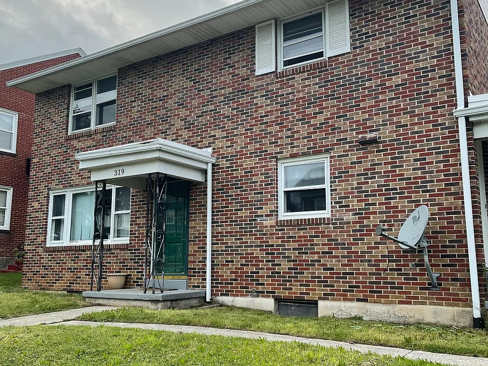 319 W Caracas Ave #1