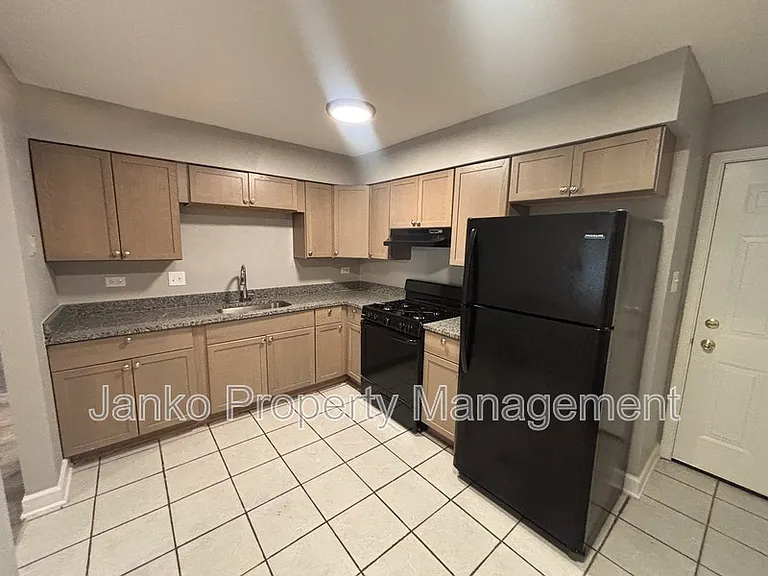 21907 Jeffrey Ave #1A — Photo 1