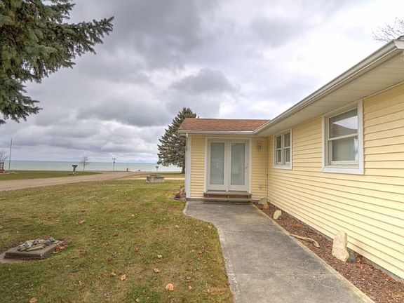 3rd image of 6416 Shady Ln