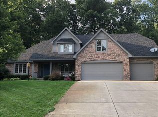 7702 W Williamswood Dr, New Palestine, IN 46163