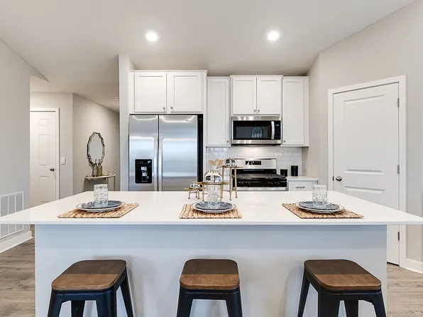 17468 Dulles Ln, Lakeville, MN 55044