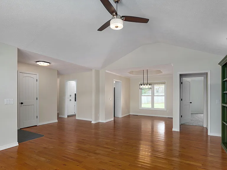 2921 S Eldon Ave — Photo 5