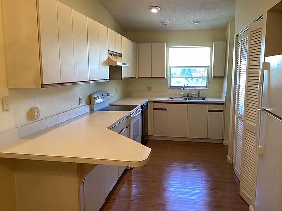 5th image of 8227 SE Croft Circle #K-8