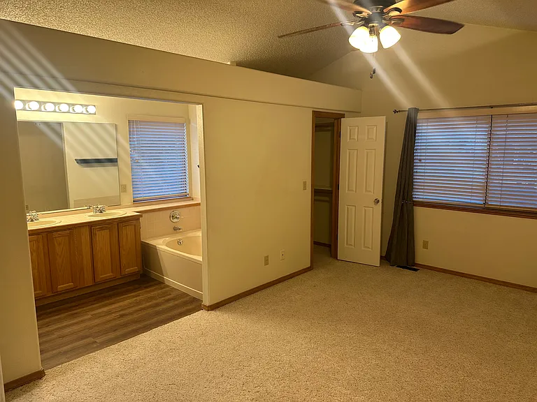 7955 Manston Dr — Photo 25