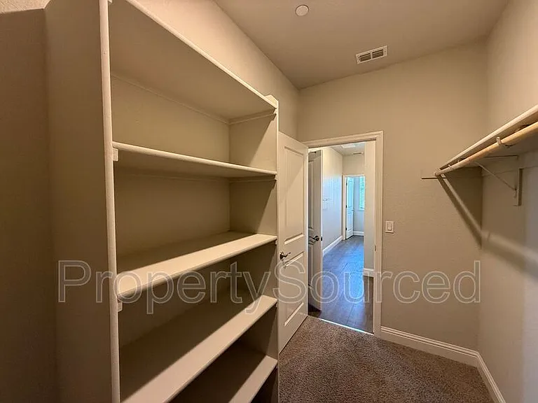 948 Posey St — Photo 36