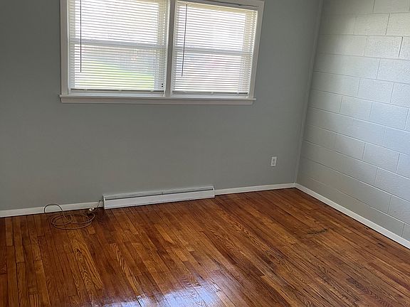 5th image of 413 W Donahue St