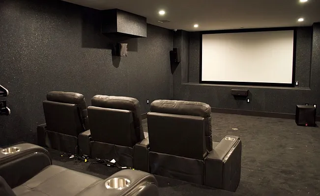 Rented by Manhattan Management LLC | media 12