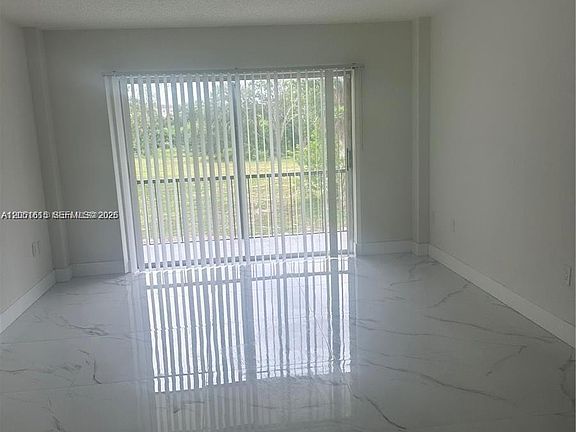 4th image of 4166 Inverrary Dr APT 210
