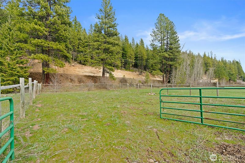 4th image of 71 Middle Fork Lane