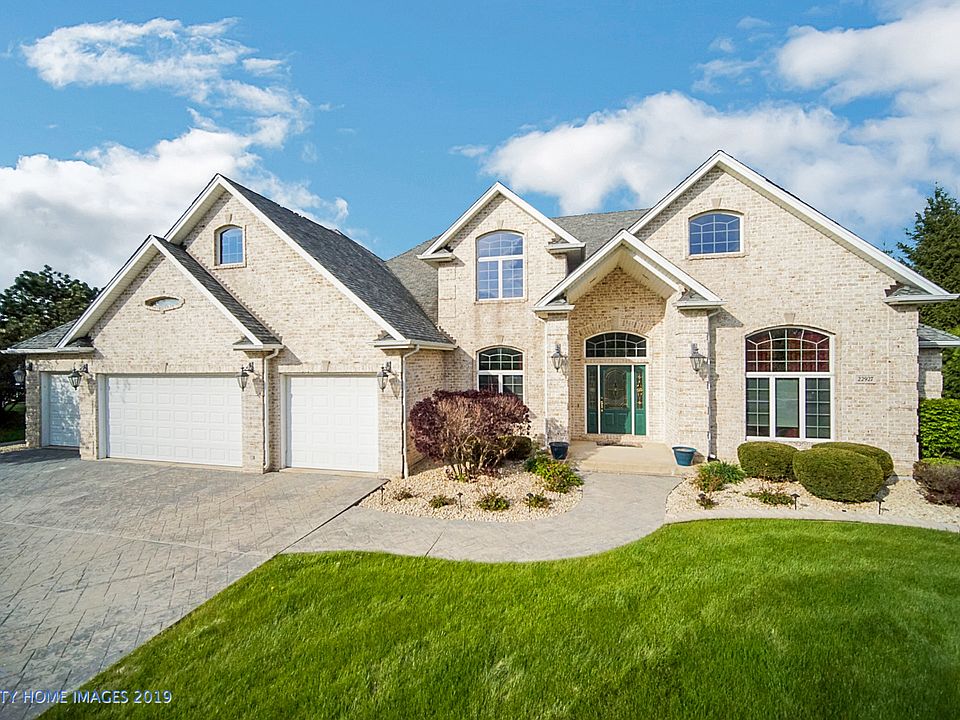 1st image of 22927 Sun River Dr